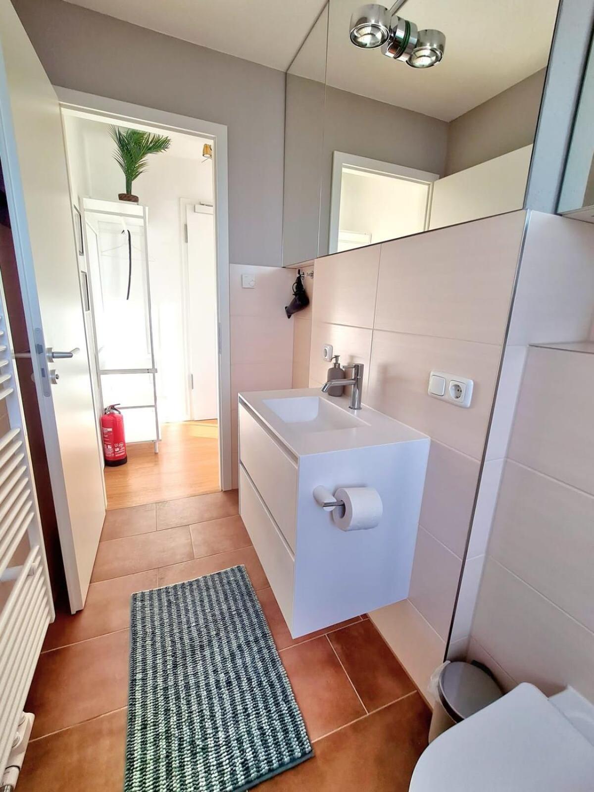 Urban Living - Top Floor Apartment Hamburg Bagian luar foto