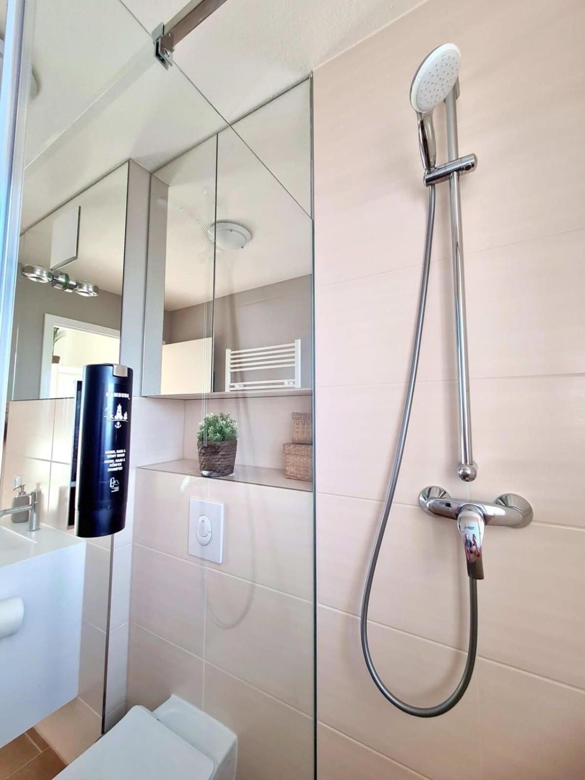 Urban Living - Top Floor Apartment Hamburg Bagian luar foto